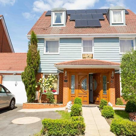 Benjamin Guest House Yiewsley Экстерьер фото
