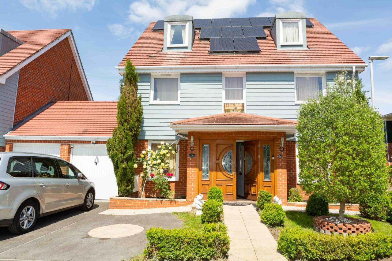 Benjamin Guest House Yiewsley Экстерьер фото