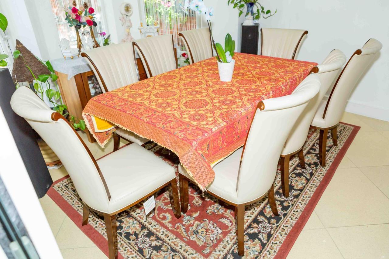 Benjamin Guest House Yiewsley Экстерьер фото