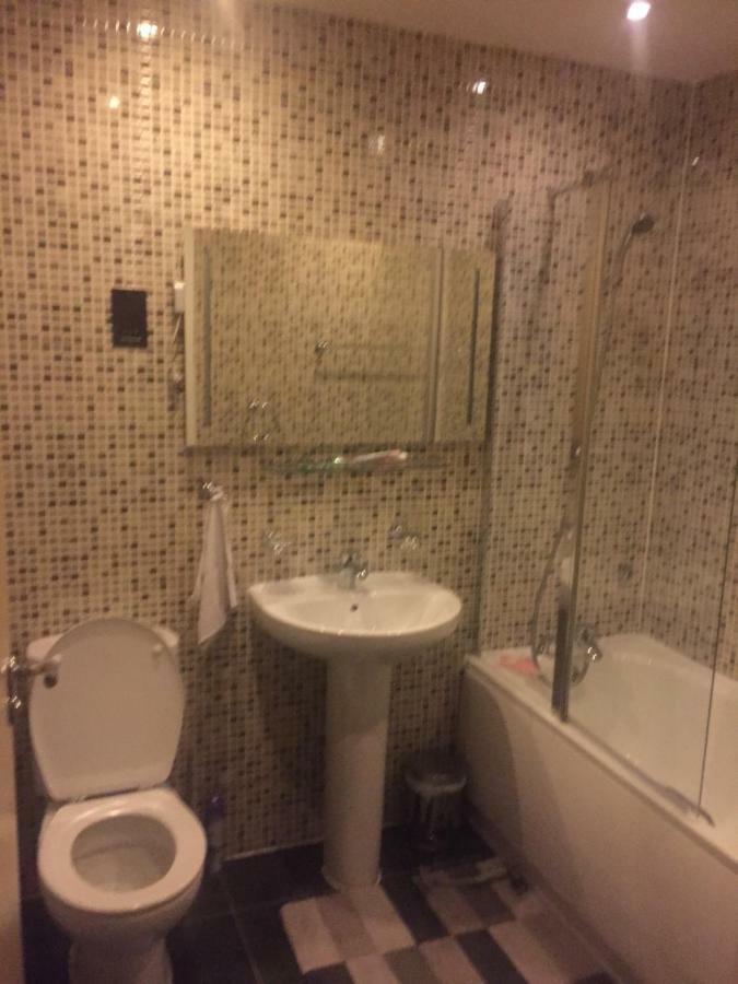 Benjamin Guest House Yiewsley Экстерьер фото
